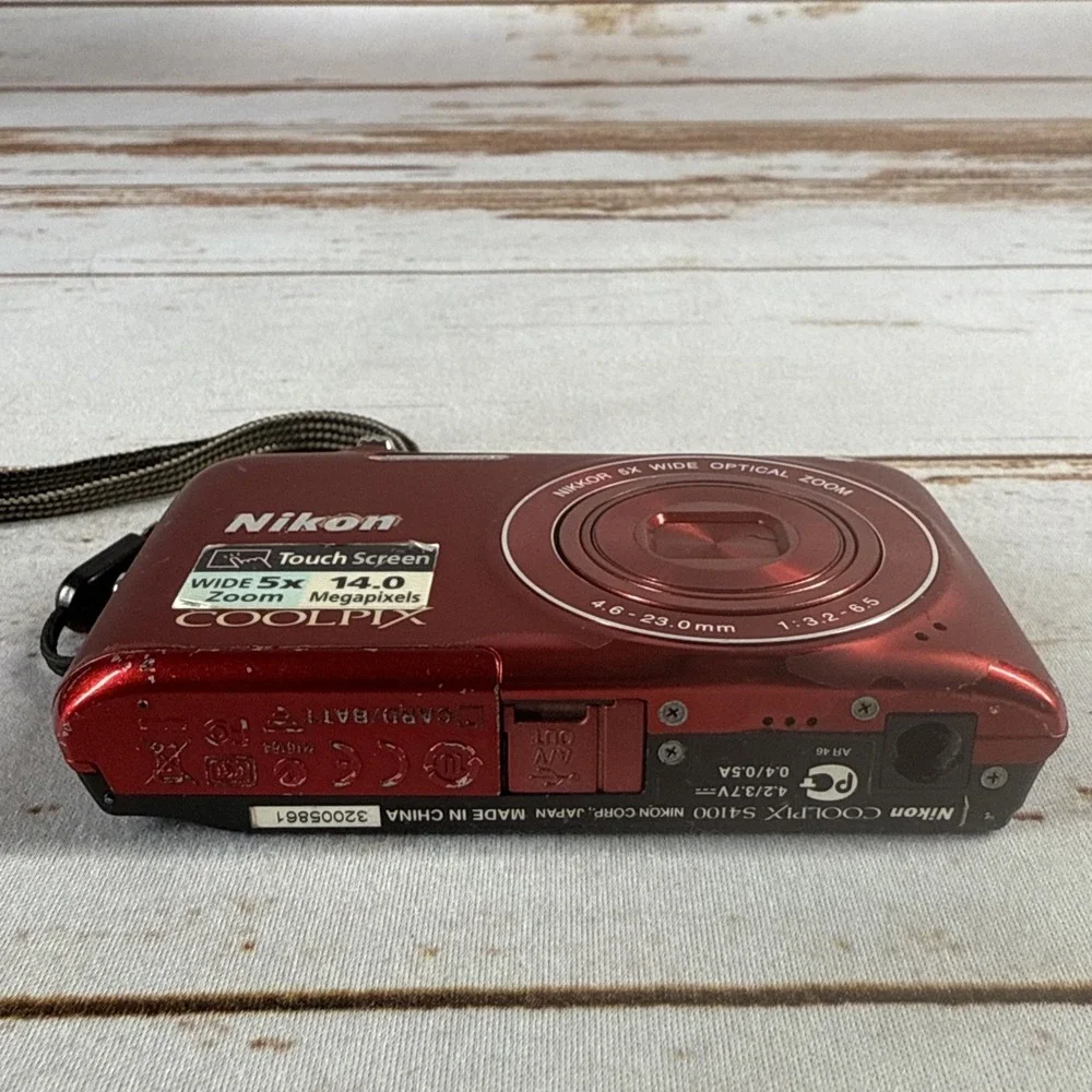 Nikon COOLPIX S4100 Digital Camera For Parts Or Repair Screen Works Lens Error